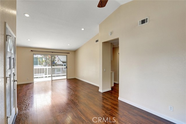 Detail Gallery Image 8 of 39 For 54 Monroe #73,  Irvine,  CA 92620 - 2 Beds | 2 Baths