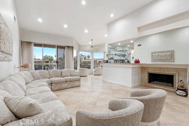 Detail Gallery Image 8 of 34 For 190 Desert Lakes, Rancho Mirage,  CA 92270 - 3 Beds | 3 Baths