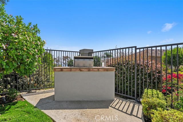 28532 Chimney Rock Circle, Trabuco Canyon CA: https://media.crmls.org/medias/493bf181-9b81-40b7-a770-e76ec6f0f893.jpg