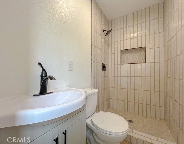 Detail Gallery Image 20 of 29 For 350 W Cedar St, Compton,  CA 90220 - 3 Beds | 2 Baths