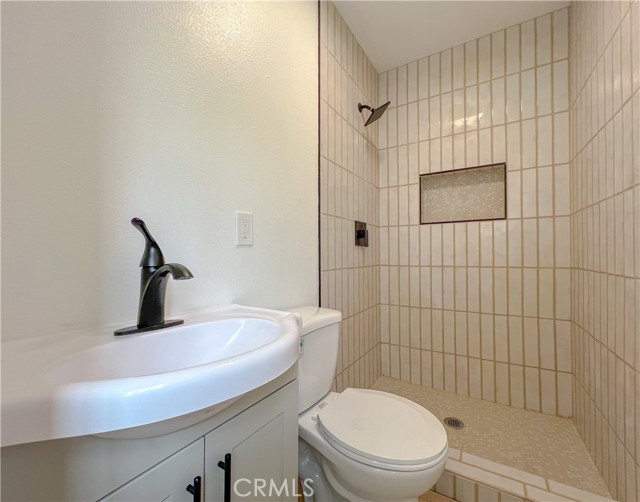 Detail Gallery Image 20 of 29 For 350 W Cedar St, Compton,  CA 90220 - 3 Beds | 2 Baths