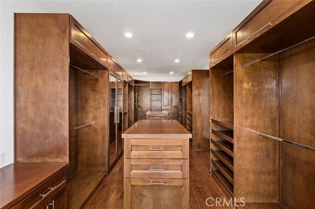 24517 Piuma Road, Malibu CA: https://media.crmls.org/medias/493c3f3c-adc7-4a94-887e-98389899ecb8.jpg