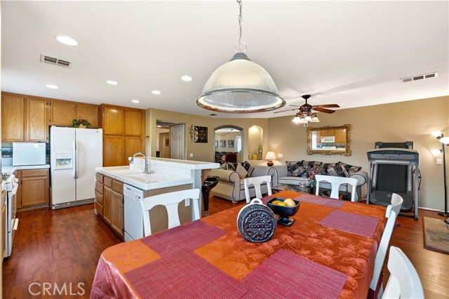 Detail Gallery Image 18 of 43 For 1549 Thomas Dr, Lancaster,  CA 93535 - 4 Beds | 3 Baths