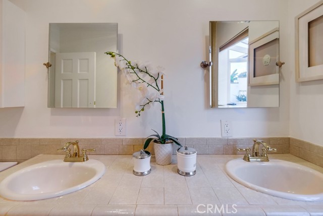 2038 Santa Rena Drive, Rancho Palos Verdes, California 90275, 4 Bedrooms Bedrooms, ,1 BathroomBathrooms,Residential,Sold,Santa Rena,SB24204455