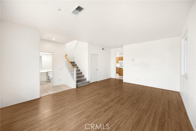 1443 Sutherland Drive, Riverside CA: https://media.crmls.org/medias/493e79b7-131b-4901-aa84-63da6fd0792c.jpg