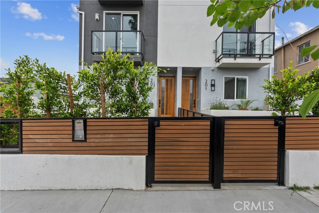 201 S Westlake Ave Unit #203, Los Angeles CA: https://media.crmls.org/medias/49408998-fc3d-4c00-b966-908477ec7fef.jpg