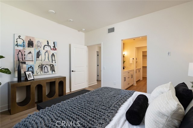 414 Main, Huntington Beach CA: https://media.crmls.org/medias/49414eb6-370f-4596-9993-8bc764b9842e.jpg