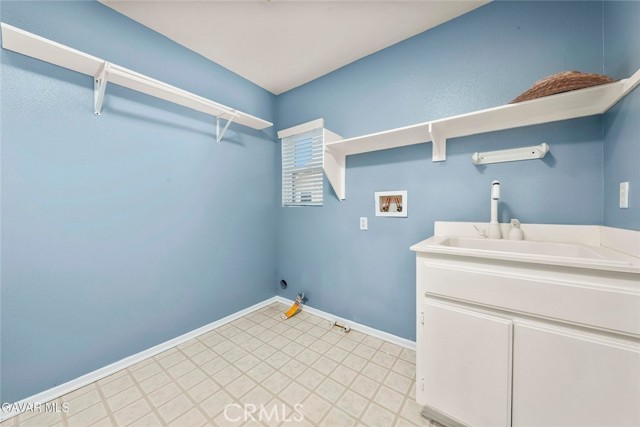 Detail Gallery Image 21 of 28 For 43341 Elizabeth Ln, Lancaster,  CA 93535 - 4 Beds | 2/1 Baths