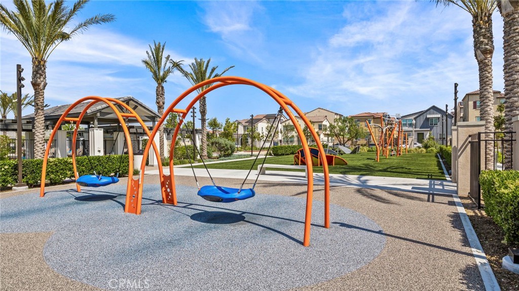 https://media.crmls.org/medias/4941f041-9756-4c3c-a338-db81b83890c1.jpg?preset=X-Large