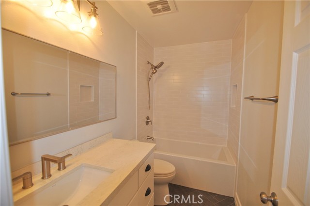 Detail Gallery Image 6 of 10 For 6 Acorn #28,  Irvine,  CA 92604 - 3 Beds | 2 Baths