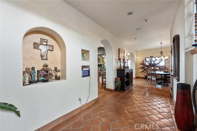 9075 Mesa Vista Street, Apple Valley CA: https://media.crmls.org/medias/4942d29e-2bda-4401-aaa9-c76b3d70a720.jpg