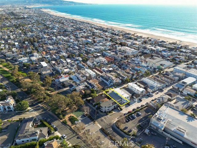 429 10th Street, Manhattan Beach, California 90266, 5 Bedrooms Bedrooms, ,3 BathroomsBathrooms,Residential,Sold,10th,SB24049927