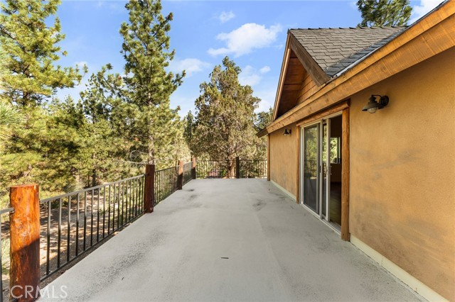 1540 Alderwood Court, Big Bear City CA: https://media.crmls.org/medias/49441d55-16f7-4f34-a072-35cd51b2bfaf.jpg