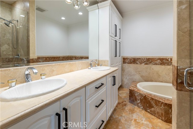 1516 Pacific Coast, Huntington Beach CA: https://media.crmls.org/medias/4944c2f6-ef33-4986-9868-3676ef7daff6.jpg