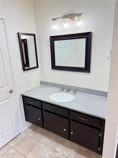 2604 N Tustin Avenue, Santa Ana CA: https://media.crmls.org/medias/4944ffb1-4d1a-489b-a009-915123448635.jpg