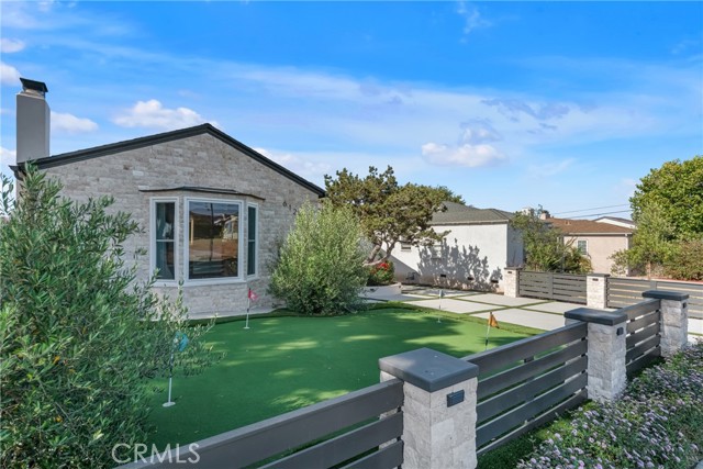 6129 W 83rd Place, Los Angeles CA: https://media.crmls.org/medias/4945a5c6-679c-42ee-808f-25433bb405f9.jpg