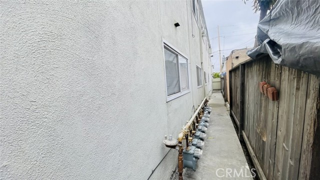 1083 Gaviota Avenue, Long Beach CA: https://media.crmls.org/medias/4945be68-d56d-4353-beb6-a768e28392f2.jpg