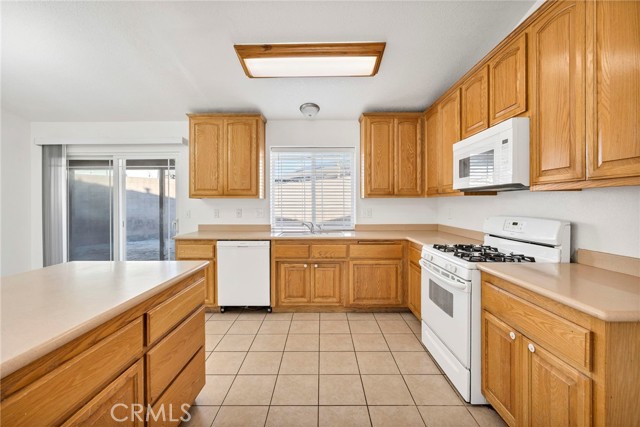 Detail Gallery Image 17 of 44 For 1230 Shellie Ln, Hemet,  CA 92543 - 3 Beds | 2 Baths