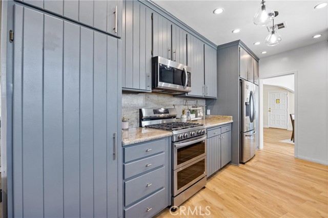 1049 2nd Street, Norco CA: https://media.crmls.org/medias/49475797-d453-4007-87aa-8f5c8f21f05d.jpg