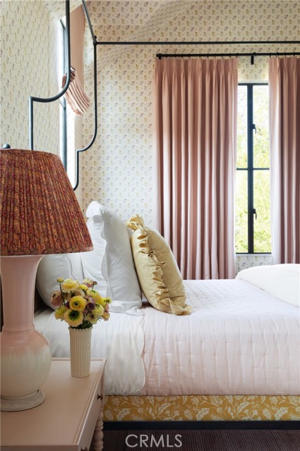 Image 22 of 31 For 2571 Vista