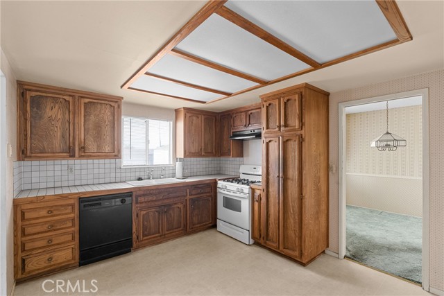 3751 Margie Avenue, Santa Maria CA: https://media.crmls.org/medias/4947a5b0-e998-4de0-9f70-54dc93c905f1.jpg