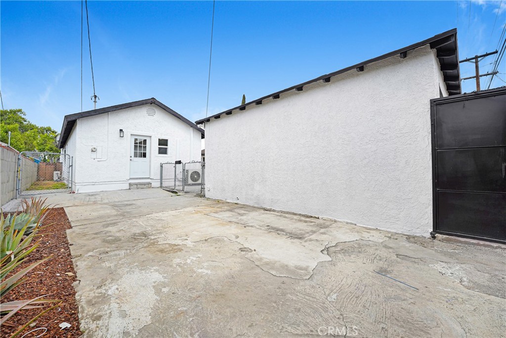 https://media.crmls.org/medias/4949b031-8d48-47c3-bfa7-d98379dd0278.jpg?preset=X-Large