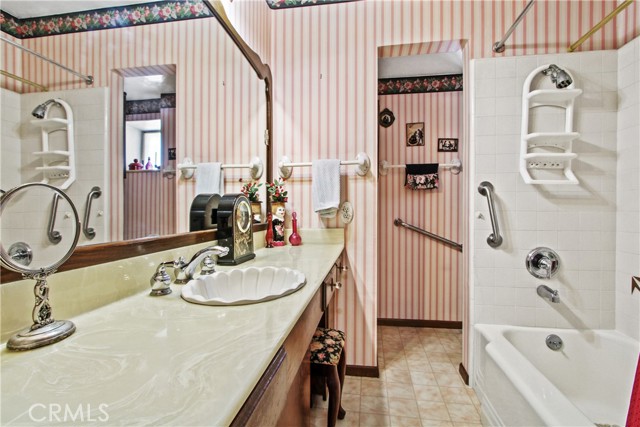 MAIN BATHROOM