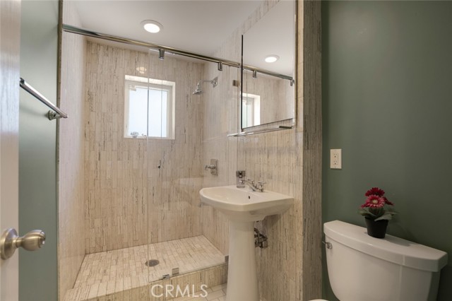 Image 21 of 58 For 2205 Catalina Street