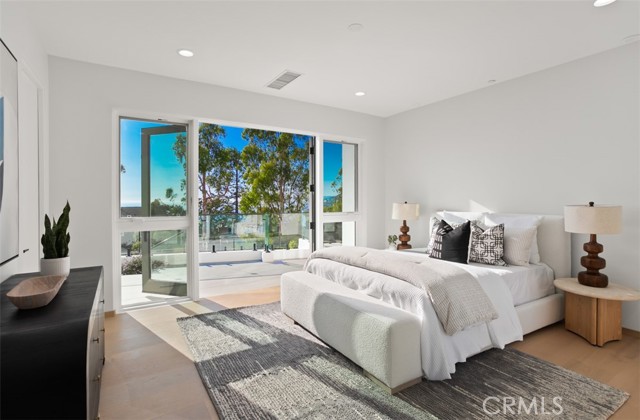 31 N Vista De Catalina, Laguna Beach CA: https://media.crmls.org/medias/494b552c-c7e1-4a41-b930-3bfa3a02aff3.jpg