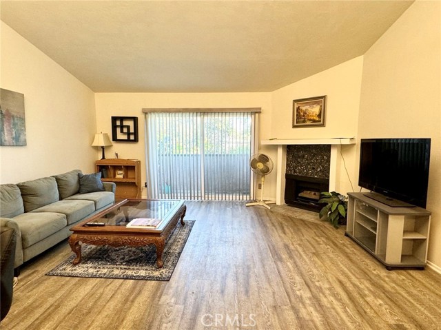 Detail Gallery Image 7 of 18 For 5500 Lindley Ave #207,  Encino,  CA 91316 - 1 Beds | 1 Baths