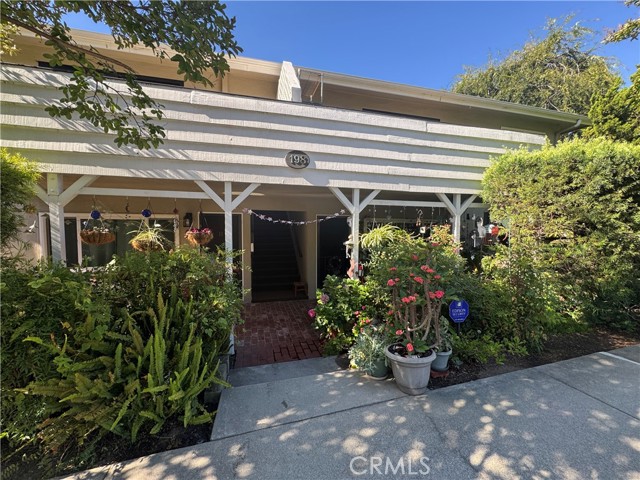 Detail Gallery Image 1 of 29 For 198 E Laurel Ave #D,  Sierra Madre,  CA 91024 - 2 Beds | 1 Baths