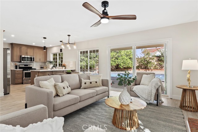 Detail Gallery Image 3 of 34 For 19440 Branding Iron Rd, Walnut,  CA 91789 - 4 Beds | 3 Baths