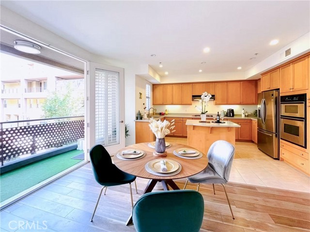 Detail Gallery Image 9 of 58 For 201 E Angeleno Ave #206,  Burbank,  CA 91502 - 2 Beds | 2 Baths