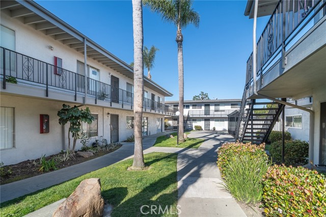 Detail Gallery Image 11 of 15 For 5500 Ackerfield Ave #407,  Long Beach,  CA 90805 - 2 Beds | 1 Baths