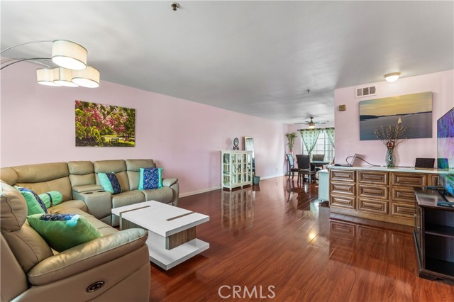 Detail Gallery Image 5 of 45 For 119 N Alhambra Ave #D,  Monterey Park,  CA 91755 - 3 Beds | 3 Baths