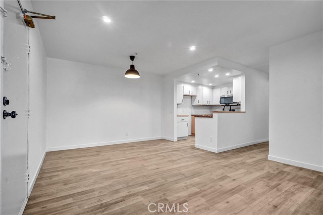 Detail Gallery Image 4 of 19 For 700 W 3rd St #A117,  Santa Ana,  CA 92701 - 2 Beds | 2 Baths