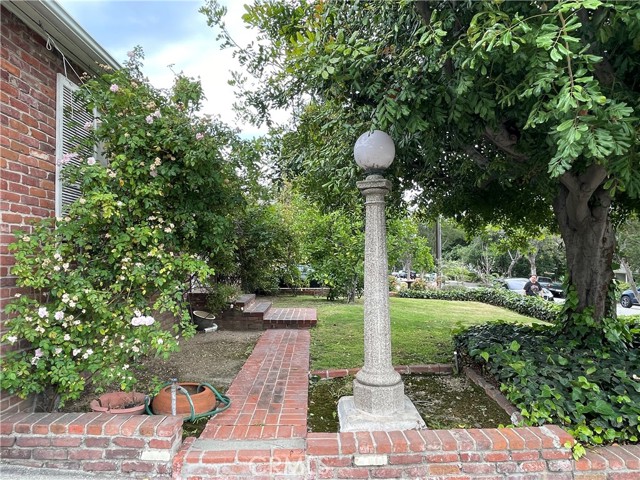 643 W Alegria Avenue, Sierra Madre CA: https://media.crmls.org/medias/494eff61-786c-4ea7-a827-6cae8789906b.jpg
