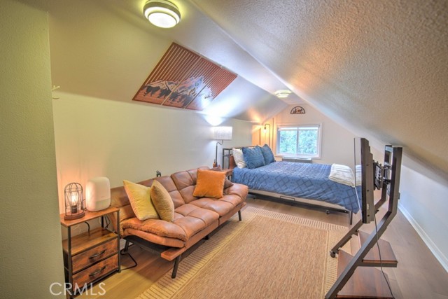 582 Rose Lane, Twin Peaks CA: https://media.crmls.org/medias/494f5ee7-afb6-41cc-b3be-5e979f2636da.jpg