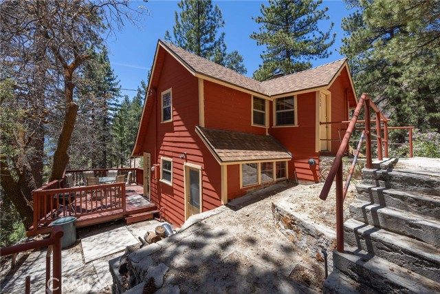 352 Big Bear Trail, Fawnskin CA: https://media.crmls.org/medias/494f87a8-d4be-418e-a0ab-38cd5606179d.jpg