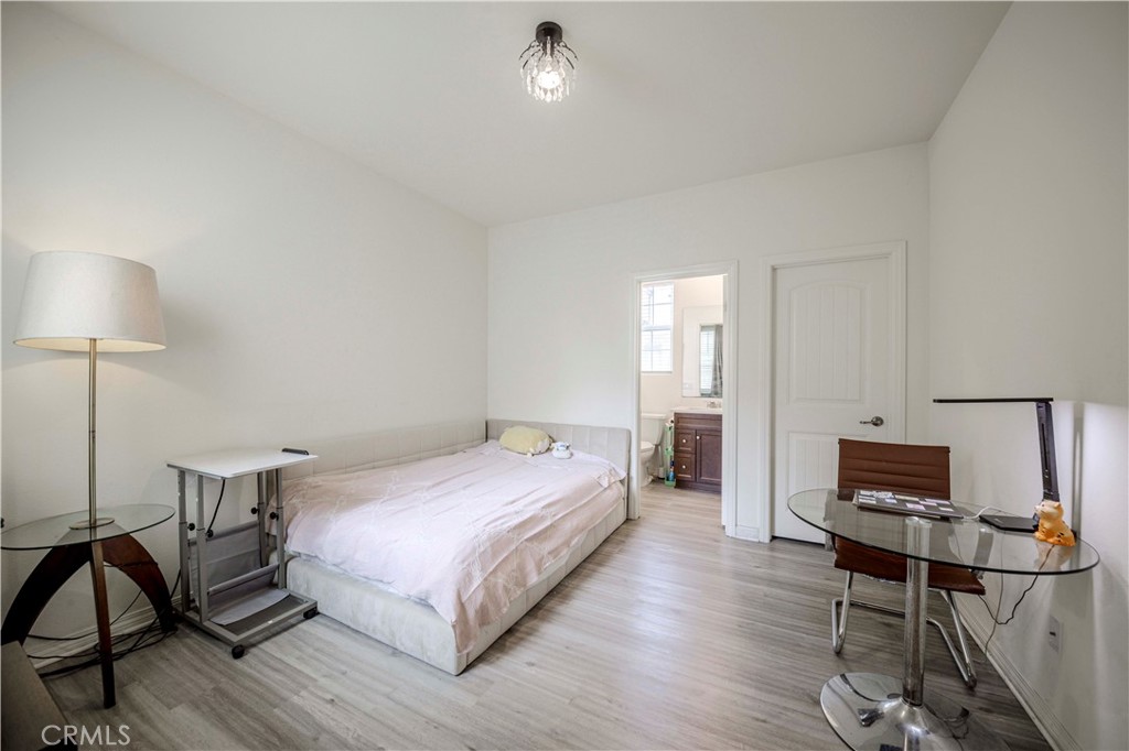 MLS #WS25106958 img 8