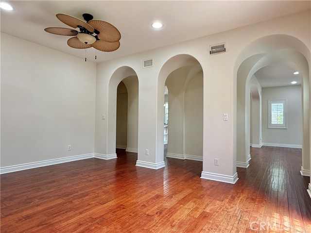 50 Winding Way, Irvine CA: https://media.crmls.org/medias/4950ad05-4351-4e41-9745-df8c0bbfe8be.jpg