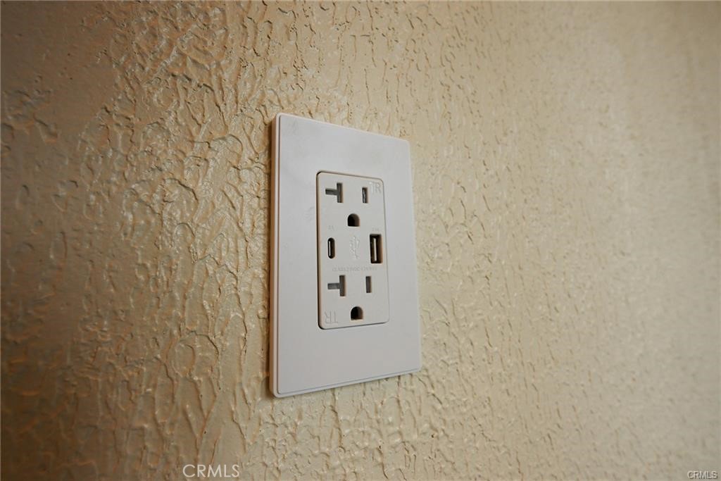 https://media.crmls.org/medias/4950caed-9087-414d-b28b-896c4458cd47.jpg?preset=X-Large