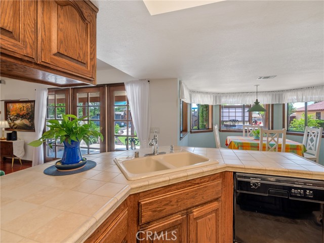 Detail Gallery Image 16 of 55 For 14685 Genesee Rd, Apple Valley,  CA 92307 - 3 Beds | 2/2 Baths