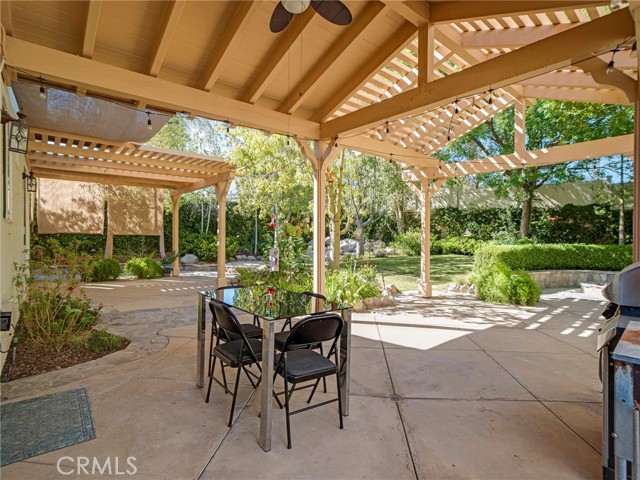 Detail Gallery Image 30 of 42 For 21103 Cross Creek Dr, Saugus,  CA 91350 - 3 Beds | 3 Baths