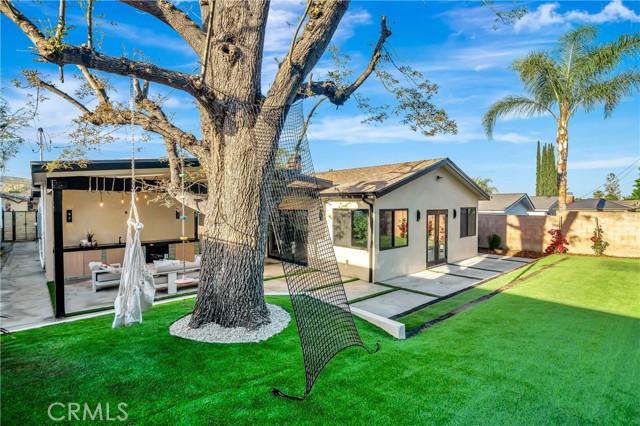 Detail Gallery Image 38 of 41 For 24250 Friar St, Woodland Hills,  CA 91367 - 4 Beds | 4 Baths