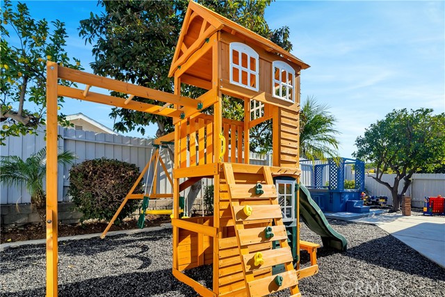 Detail Gallery Image 43 of 44 For 2809 Olive Ln, Santa Ana,  CA 92706 - 4 Beds | 2 Baths