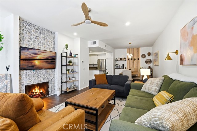 Detail Gallery Image 14 of 54 For 17711 Margate St #103,  Encino,  CA 91316 - 2 Beds | 1/1 Baths