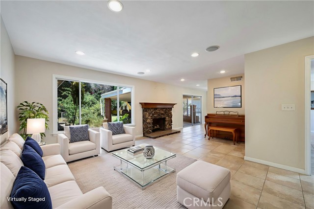 5347 E Bergh Drive, Anaheim Hills CA: https://media.crmls.org/medias/4955adc9-ea11-4573-835d-dd216856f176.jpg