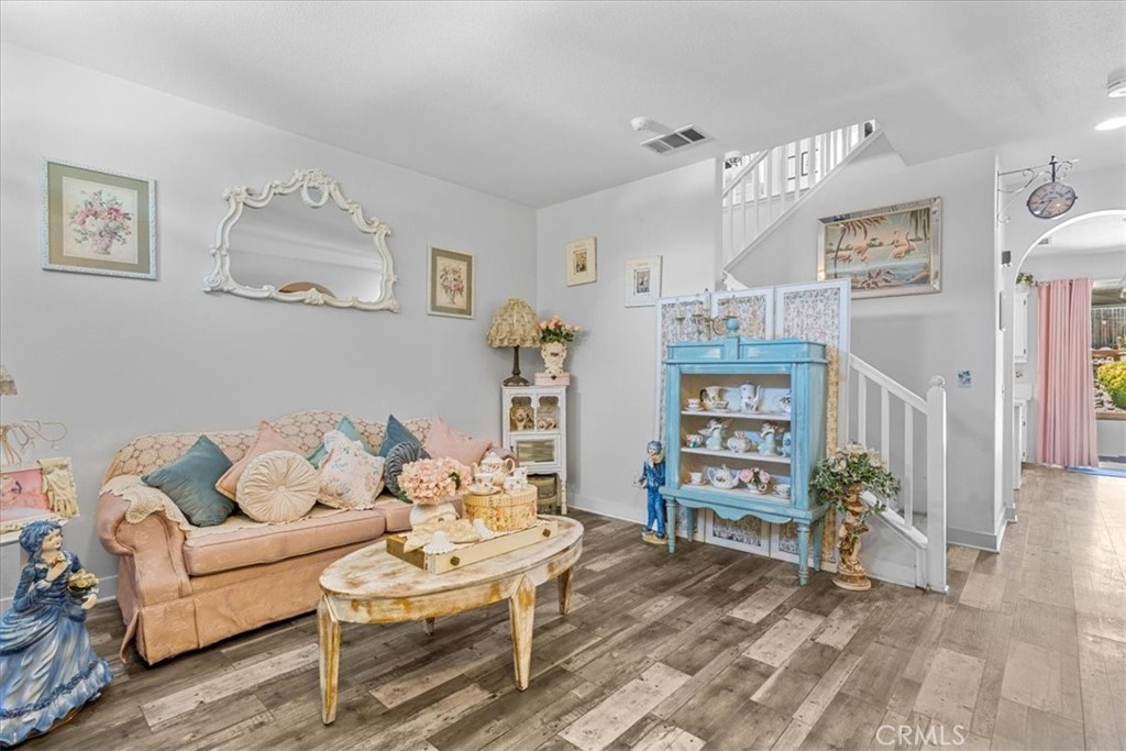 https://media.crmls.org/medias/4955bb9b-8242-4dec-8886-c115ba2753da.jpg?preset=X-Large