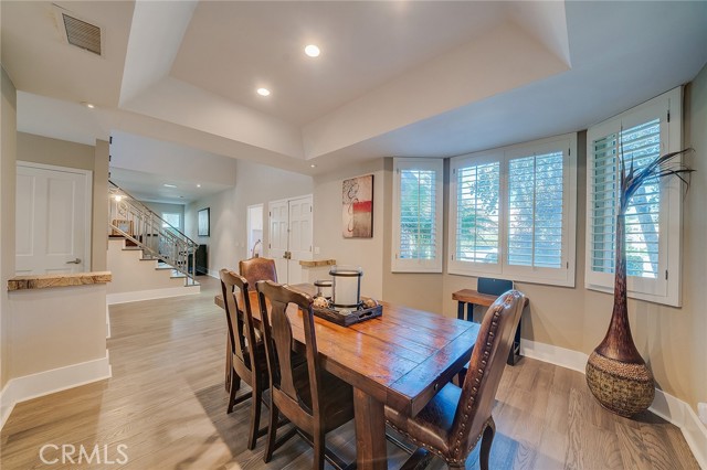 Detail Gallery Image 4 of 31 For 6049 Rustling Oaks Dr, Agoura Hills,  CA 91301 - 4 Beds | 3/1 Baths